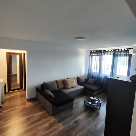 יורילובקה Apartament Luna מראה חיצוני תמונה